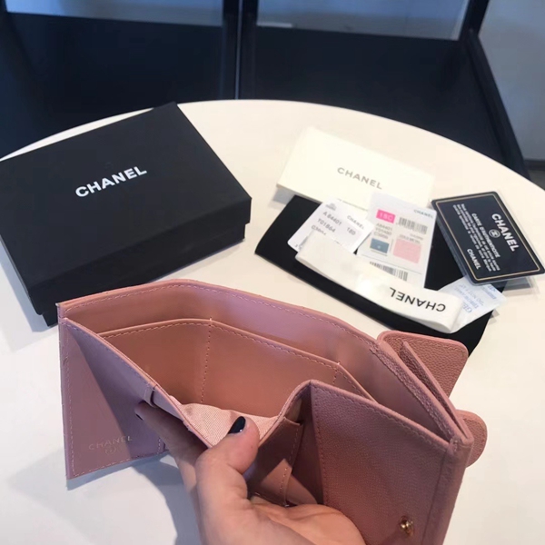 シャネル財布着用イメージ